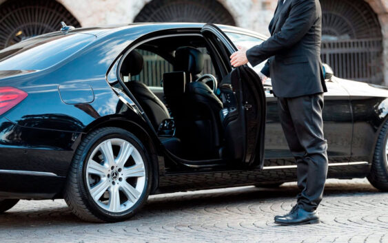 Common Mistakes With Luxury Car Service Bookings